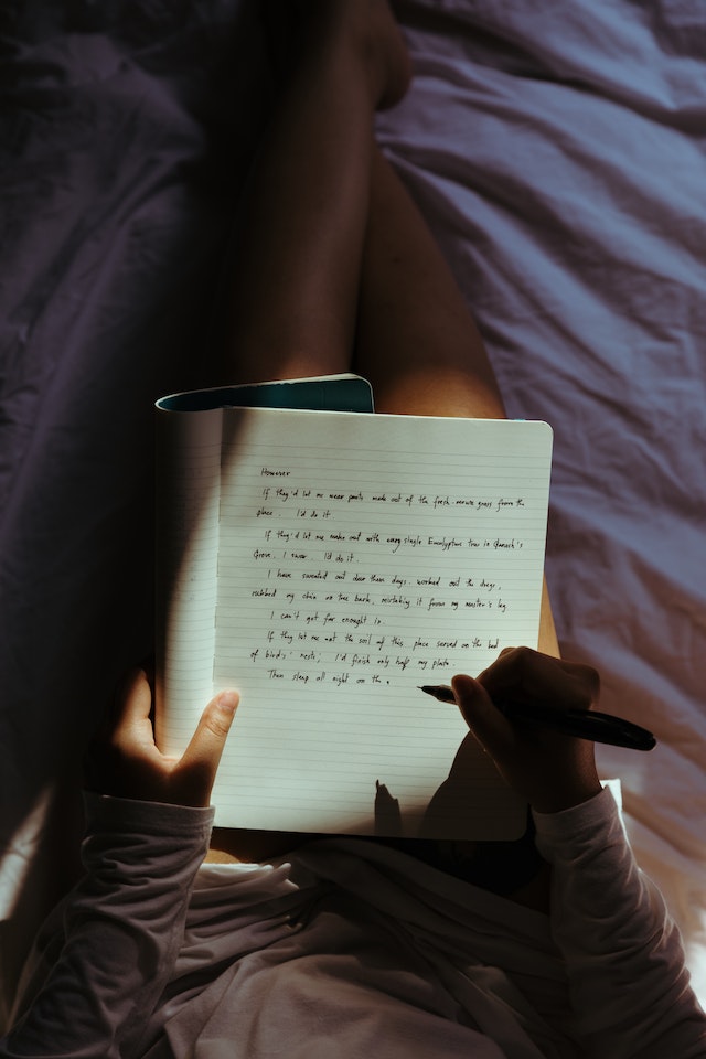 Unlocking the Power of Journaling: How it Helps With Mental Health For Introverts